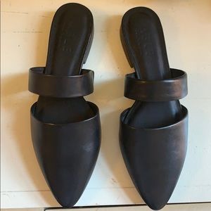 EUC Able Leather Flats